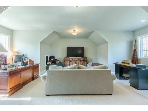 27716 Erickson Road Eugene OR 97402