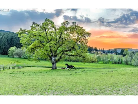 27716 Erickson Road Eugene OR 97402