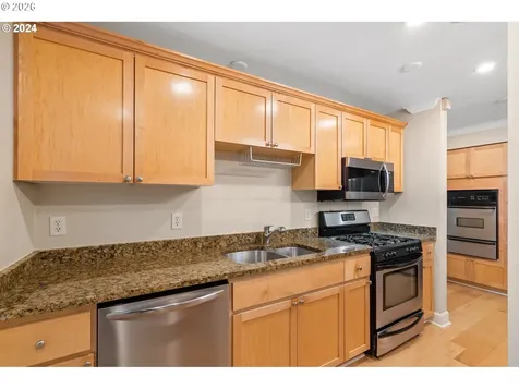 1205 SW Cardinell Drive Portland OR 97201