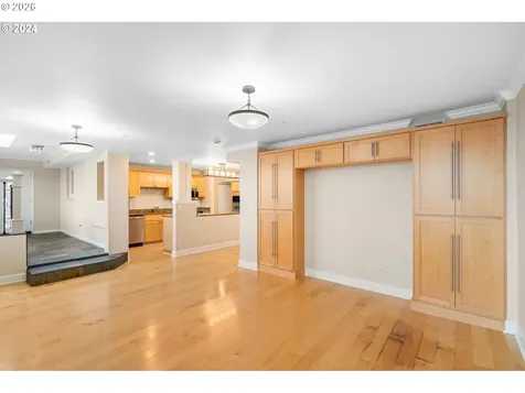 1205 SW Cardinell Drive Portland OR 97201