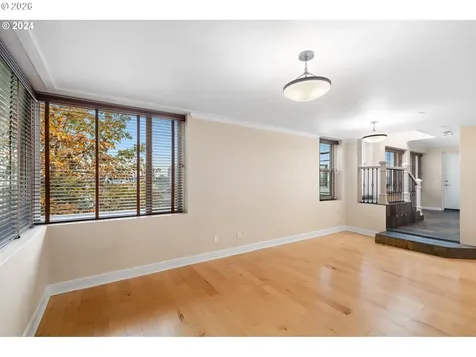 1205 SW Cardinell Drive Portland OR 97201