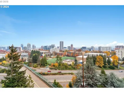 1205 SW Cardinell Drive Portland OR 97201