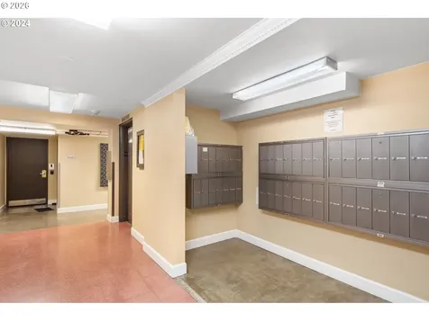 1205 SW Cardinell Drive Portland OR 97201