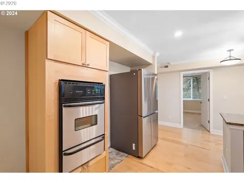 1205 SW Cardinell Drive Portland OR 97201