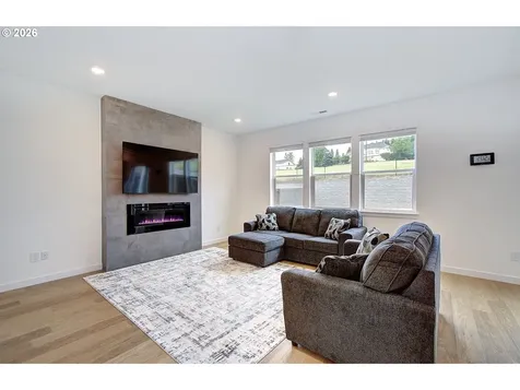 1119 W 15th Street La Center WA 98629
