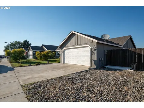 289 Dark Canyon Avenue Umatilla OR 97882