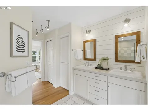 3219 NW Spencer Street Portland OR 97229