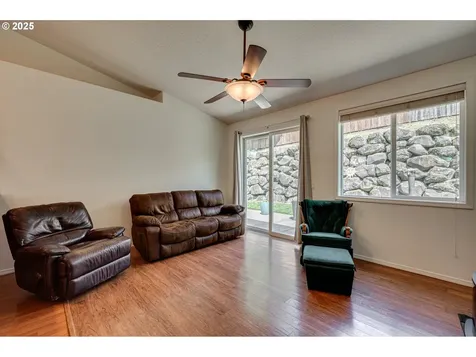 5447 N Street Washougal WA 98671