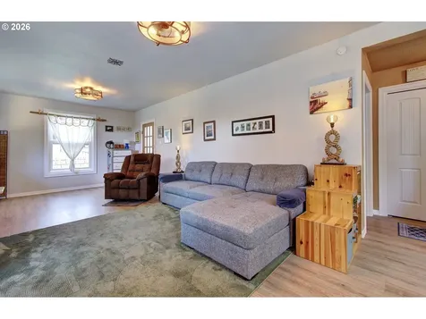 1503 1st Street South Bend WA 98586