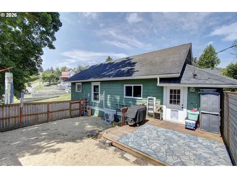 1503 1st Street South Bend WA 98586
