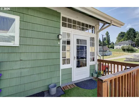 1503 1st Street South Bend WA 98586