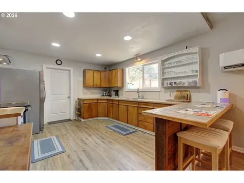 1503 1st Street South Bend WA 98586