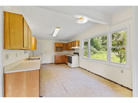15181 Sitkum Lane Myrtle Point OR 97458