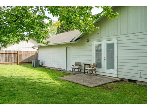1539 Dola Street Eugene OR 97402