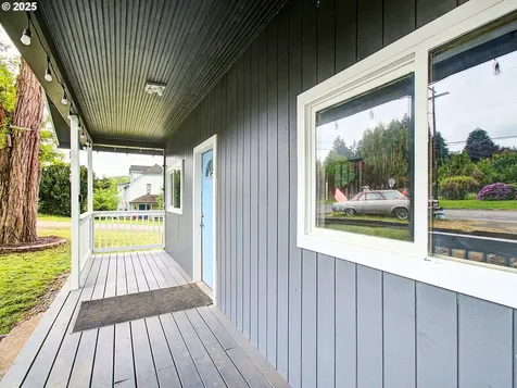 823 D Street Vader WA 98593