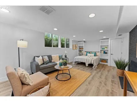 4405 SE Flavel Street Portland OR 97206