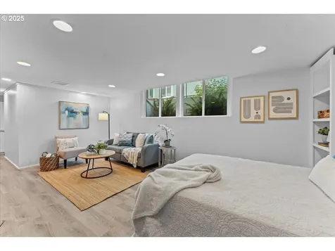 4405 SE Flavel Street Portland OR 97206