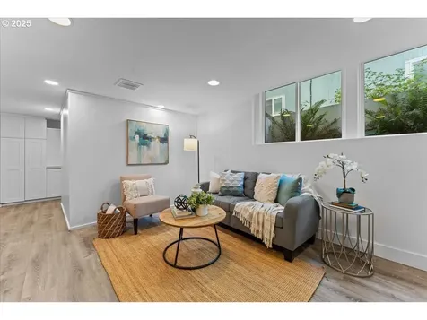 4405 SE Flavel Street Portland OR 97206