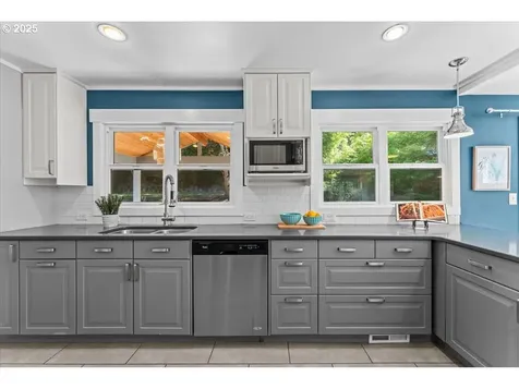 4405 SE Flavel Street Portland OR 97206