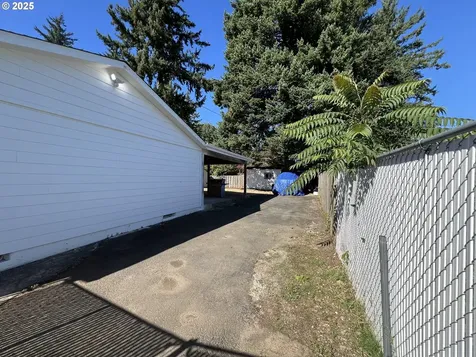 17519 SE Tibbetts Street Portland OR 97236