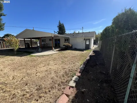 17519 SE Tibbetts Street Portland OR 97236