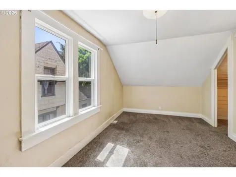 1909 1911 SE 35th Place Portland OR 97214