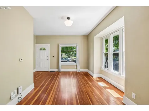 1909 1911 SE 35th Place Portland OR 97214