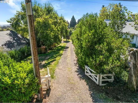1270 SW Englewood Drive Lake Oswego OR 97034