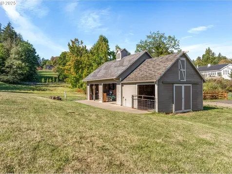 1270 SW Englewood Drive Lake Oswego OR 97034