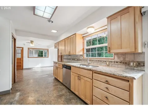 3090 SW Grace Lane Portland OR 97225