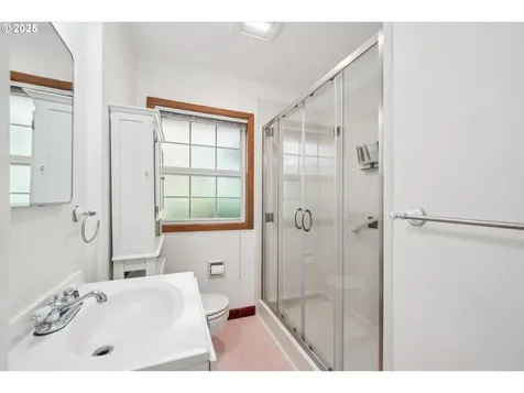3090 SW Grace Lane Portland OR 97225