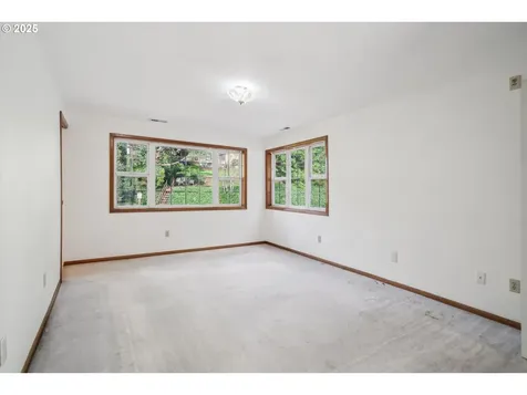 3090 SW Grace Lane Portland OR 97225