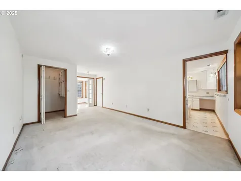 3090 SW Grace Lane Portland OR 97225