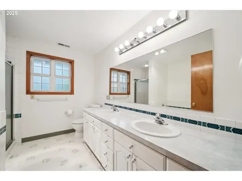 3090 SW Grace Lane Portland OR 97225