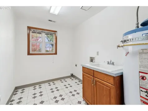 3090 SW Grace Lane Portland OR 97225