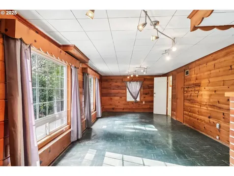 3090 SW Grace Lane Portland OR 97225