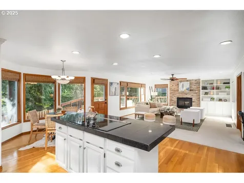 4915 SW Dosch Park Lane Portland OR 97239