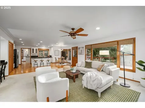 4915 SW Dosch Park Lane Portland OR 97239