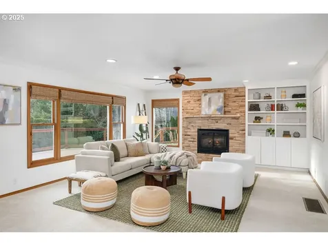 4915 SW Dosch Park Lane Portland OR 97239