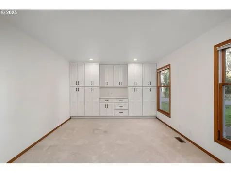 4915 SW Dosch Park Lane Portland OR 97239