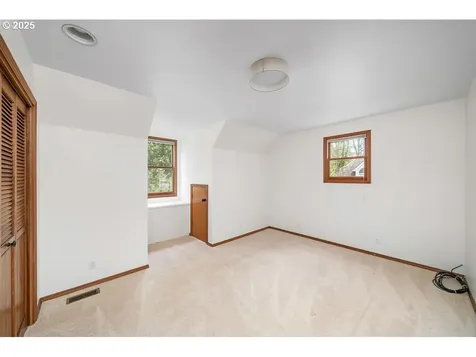 4915 SW Dosch Park Lane Portland OR 97239