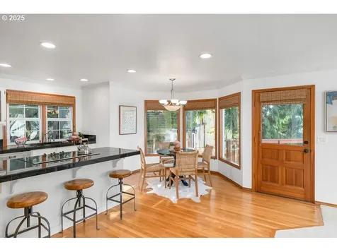 4915 SW Dosch Park Lane Portland OR 97239