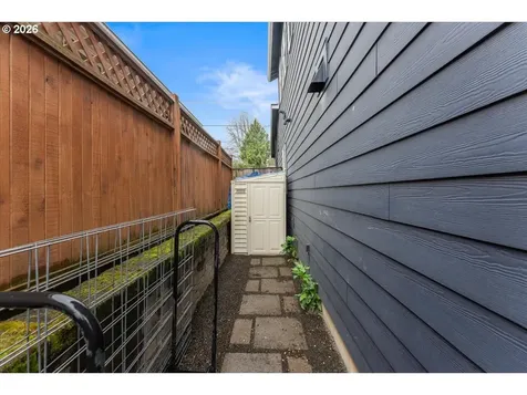 9327 N Ivanhoe Street Portland OR 97203