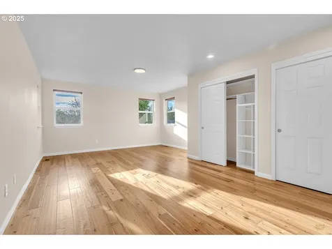 36640 Yocum Loop Sandy OR 97055