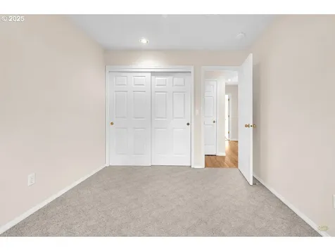 36640 Yocum Loop Sandy OR 97055