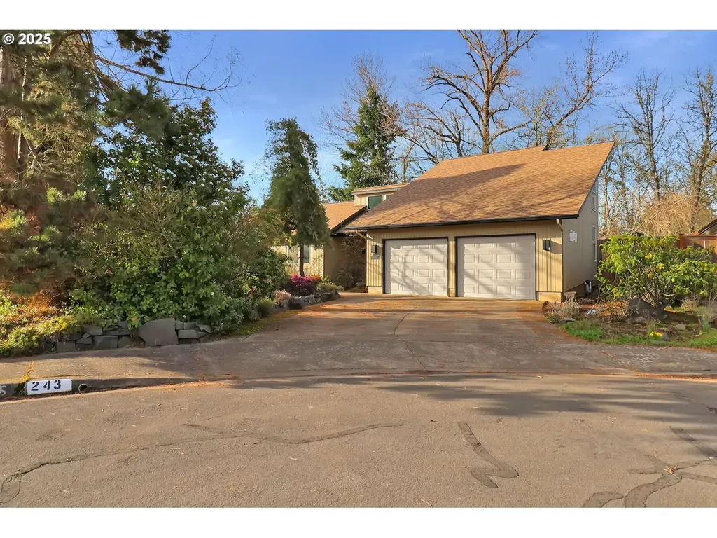 243 Stags Leap Court Eugene OR 97404