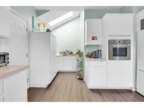 243 Stags Leap Court Eugene OR 97404