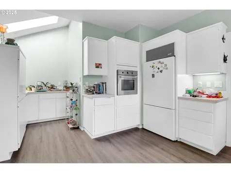 243 Stags Leap Court Eugene OR 97404