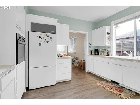 243 Stags Leap Court Eugene OR 97404