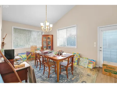 243 Stags Leap Court Eugene OR 97404